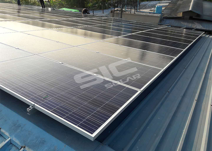 Sistemas de montaje fotovoltaico de techo metálico fabricados en China
