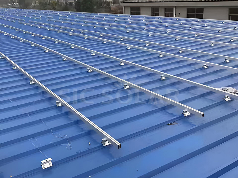 Abrazaderas de montaje en techo solar