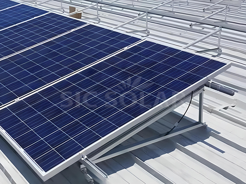 Montajes de paneles solares de techo de metal