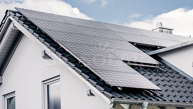 montaje del panel solar del gancho del tejado