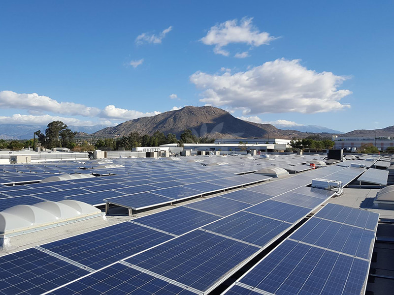 Montaje de balastro solar simétrico