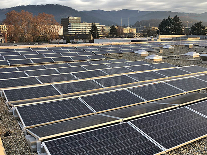 Sistemas de montaje de paneles solares de 500 kW para techos planos