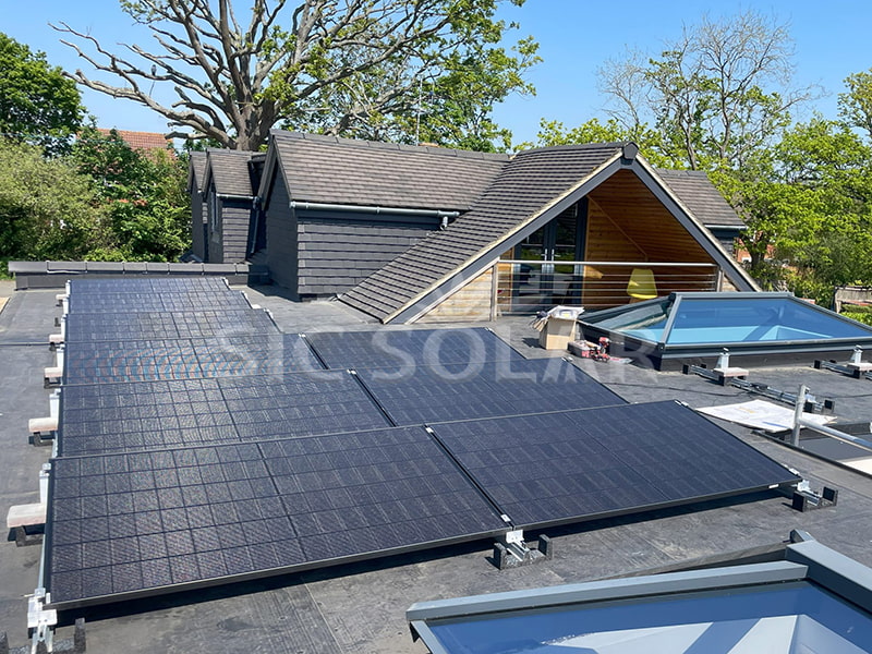 Instalación de sistema de balasto para techo plano de 10 kW en Inglaterra