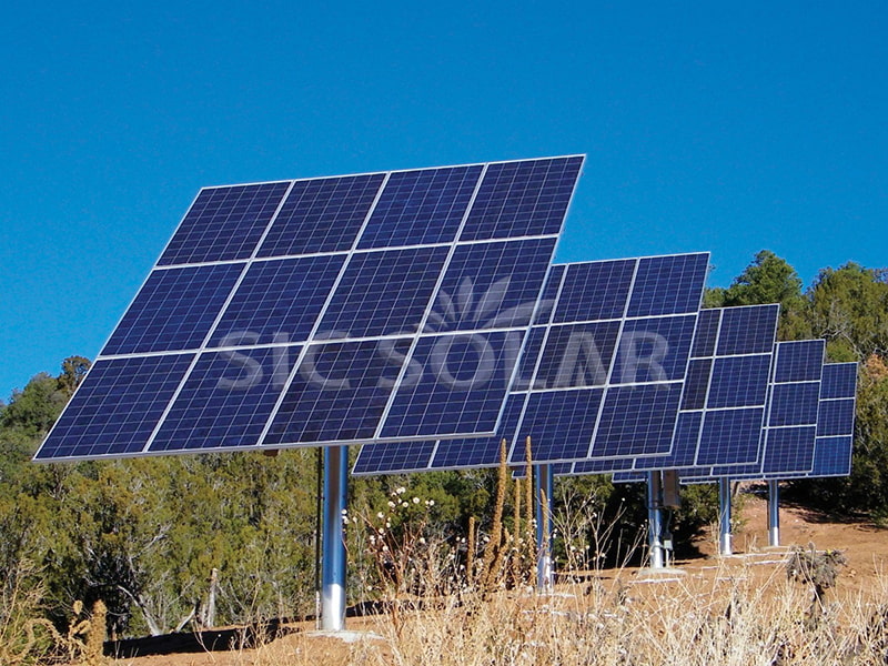 Panel solar de 30 kW montado en poste en Canadá