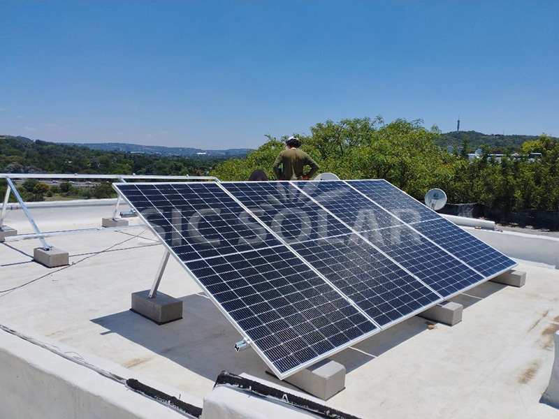 Sistema de soporte de montaje solar de 10 kW para techo plano en Sudáfrica