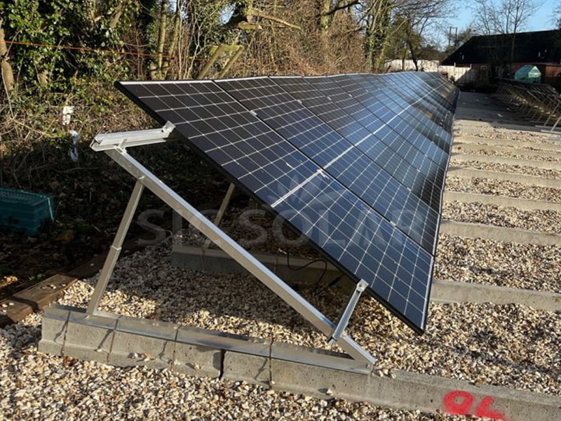 Sistema de montaje de triángulo solar de 25 kW para suelo/techo plano
    