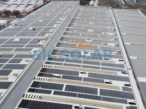 Sistemas de montaje solar de techo metálico de 1,7 MW en la India